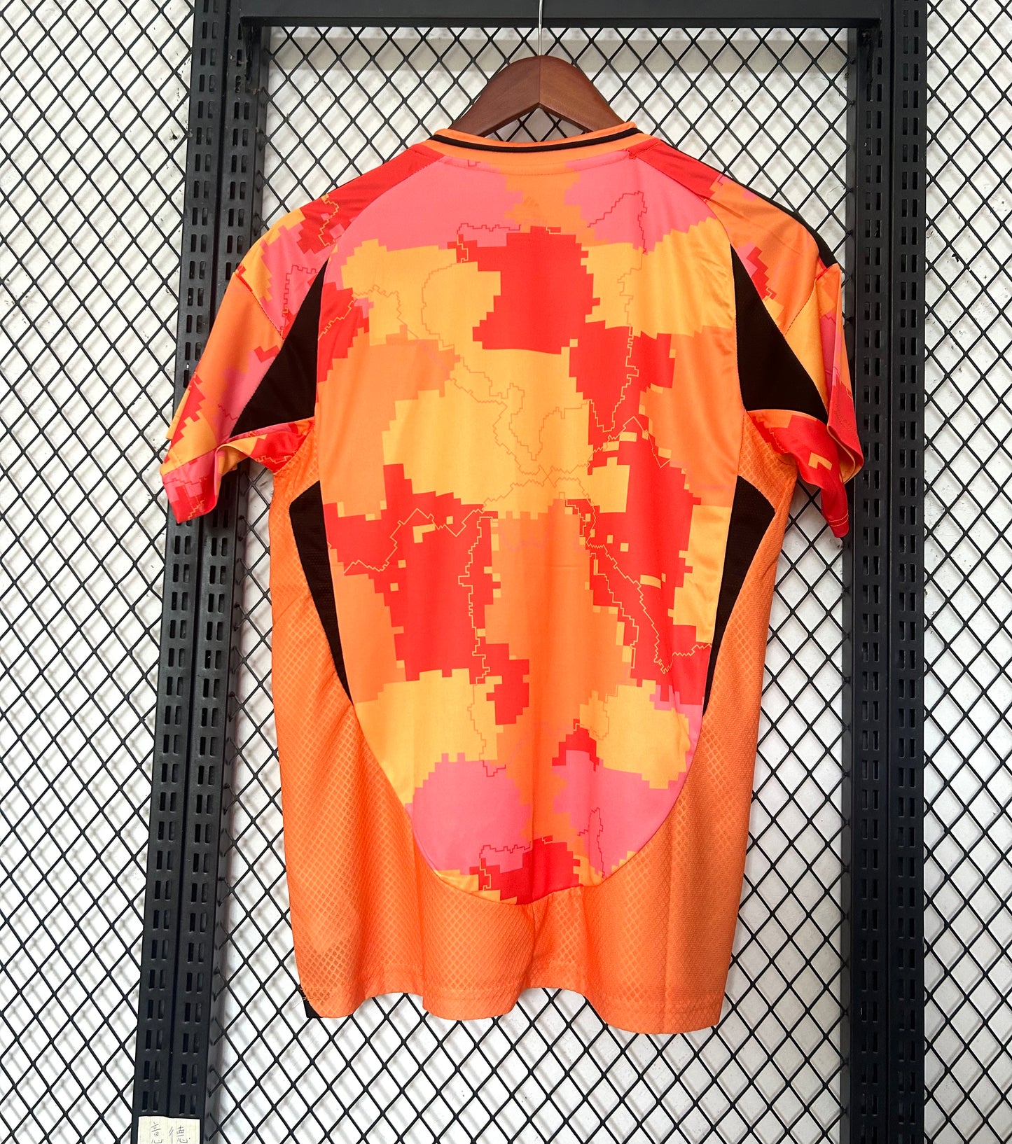 PSG 25/26 Orange Special Edition Kit